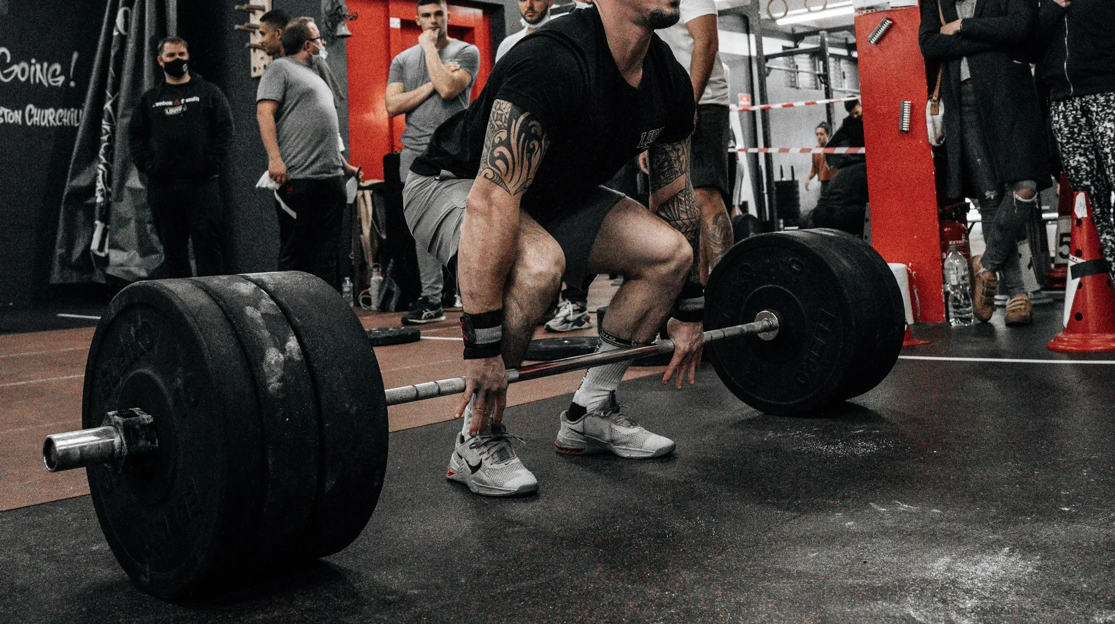 Man doing deadlifts